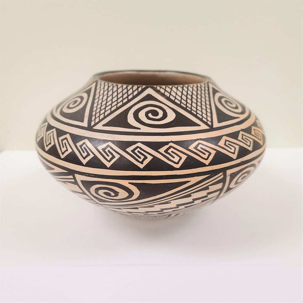 Hopi pot
