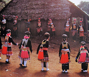 Pov Pob Hmong courtship game